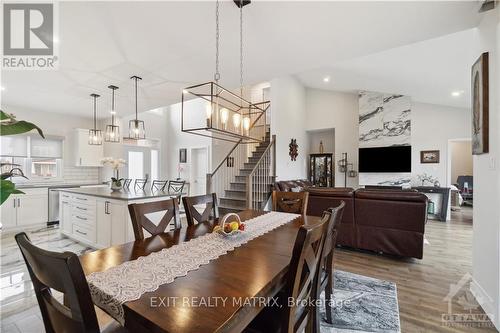 617 Cobalt Street, Clarence-Rockland, ON - Indoor Photo Showing Dining Room