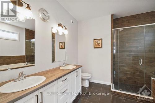 617 Cobalt Street, Clarence-Rockland, ON - Indoor Photo Showing Bathroom