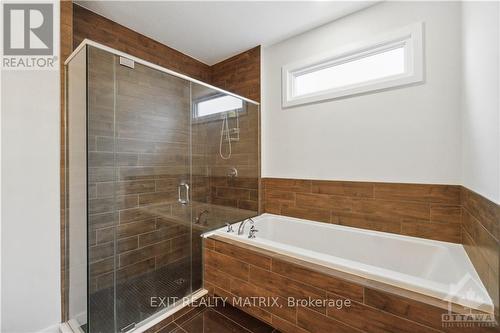 617 Cobalt Street, Clarence-Rockland, ON - Indoor Photo Showing Bathroom