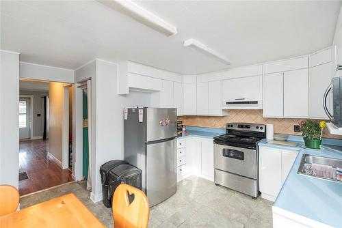 8 Merchison Avenue, Hamilton, ON - Indoor Photo Showing Kitchen