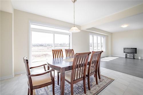131 Lilac Circle, Caledonia, ON - Indoor Photo Showing Dining Room