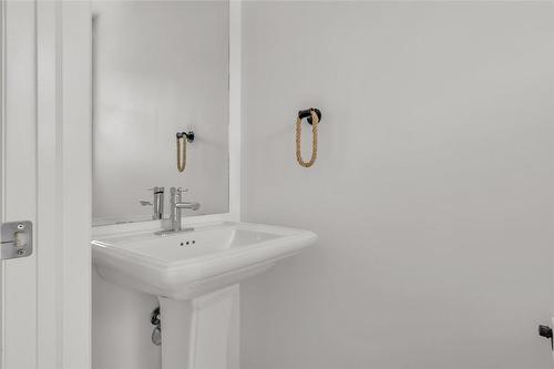 powder room - 60 Soho Street, Hamilton, ON - Indoor Photo Showing Bathroom