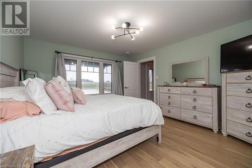 133 Hawthorn Crescent, Kemble, ON - Indoor Photo Showing Bedroom