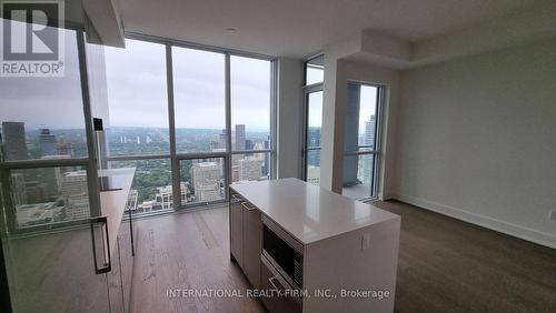 #5409 -1 Yorkville Ave, Toronto, ON - Indoor Photo Showing Other Room