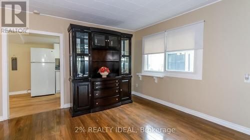 666 Lakelands Ave, Innisfil, ON - Indoor Photo Showing Other Room