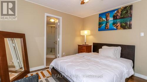 666 Lakelands Ave, Innisfil, ON - Indoor Photo Showing Bedroom