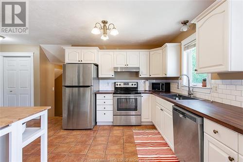 12 Shannon Dr, Moncton, NB - Indoor Photo Showing Dining Room