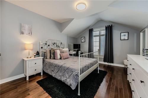 60 Springbreeze Heights, Hamilton, ON - Indoor Photo Showing Bedroom
