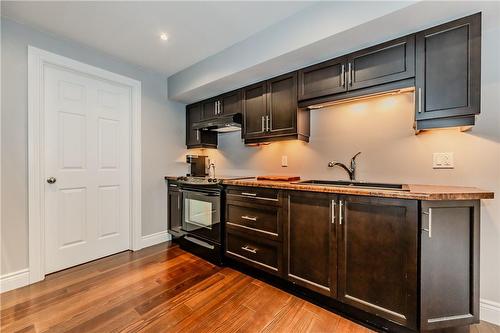 60 Springbreeze Heights, Hamilton, ON - Indoor Photo Showing Kitchen With Double Sink