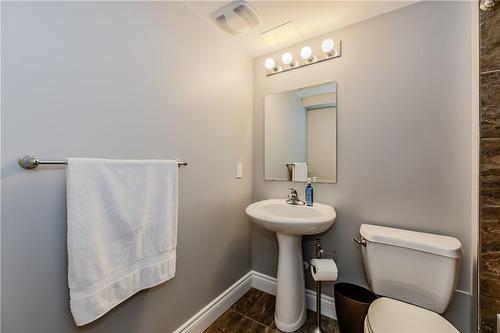 60 Springbreeze Heights, Hamilton, ON - Indoor Photo Showing Bathroom