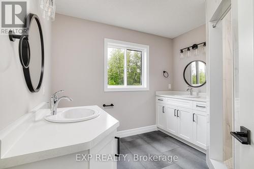115 Pugh Street, Perth East, ON - Indoor Photo Showing Bathroom
