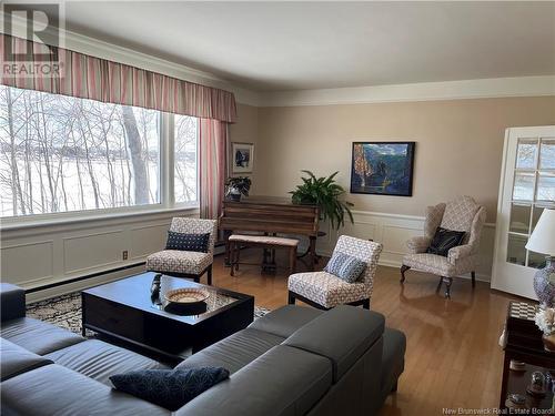 555 Riverside Drive, Bathurst, NB - Indoor Photo Showing Living Room