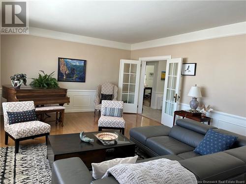 555 Riverside Drive, Bathurst, NB - Indoor Photo Showing Living Room