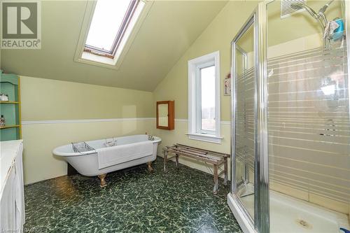 636897 Euphrasia-Holland Townline, Grey Highlands, ON - Indoor Photo Showing Bathroom