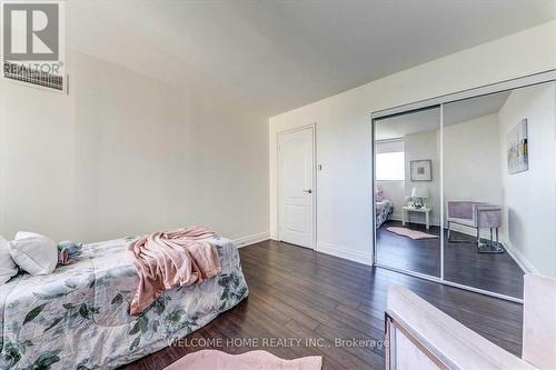 1009 - 7601 Bathurst Street, Vaughan, ON - Indoor Photo Showing Bedroom