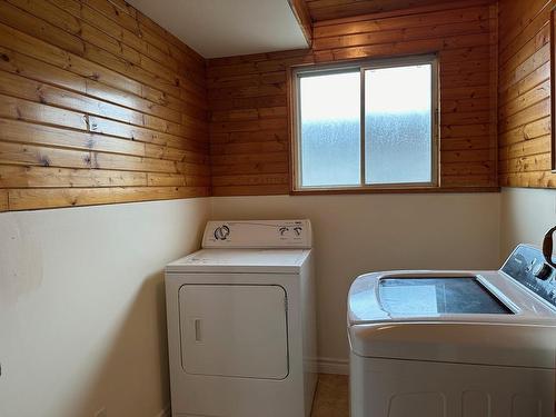 204 Bayview Street, Schreiber, ON - Indoor Photo Showing Laundry Room
