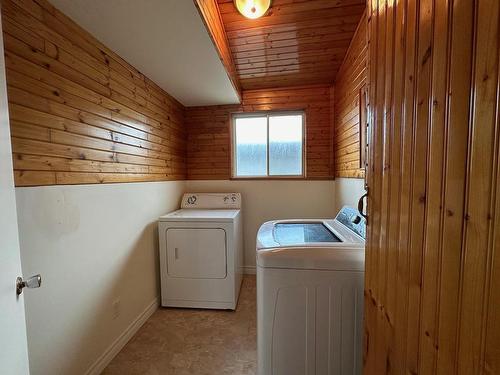 204 Bayview Street, Schreiber, ON - Indoor Photo Showing Laundry Room