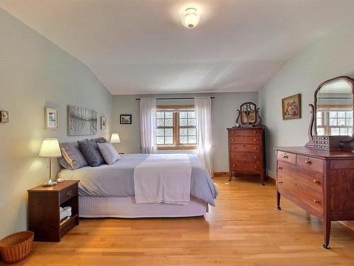 Chambre Ã  coucher principale - 986 Rue Sanborn, Ayer'S Cliff, QC - Indoor Photo Showing Bedroom