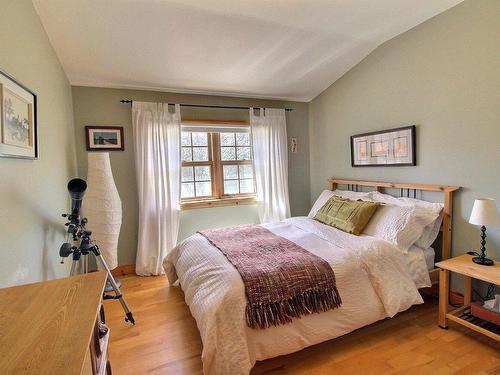 Bedroom - 986 Rue Sanborn, Ayer'S Cliff, QC - Indoor Photo Showing Bedroom