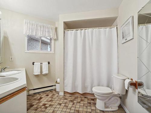 Salle de bains - 164 Place Terry-Fox, Kirkland, QC - Indoor Photo Showing Bathroom