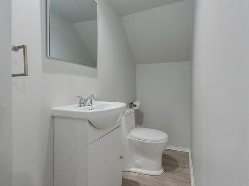 Powder room - 2595 Rue Des Pintades, Laval (Sainte-Rose), QC - Indoor Photo Showing Bathroom