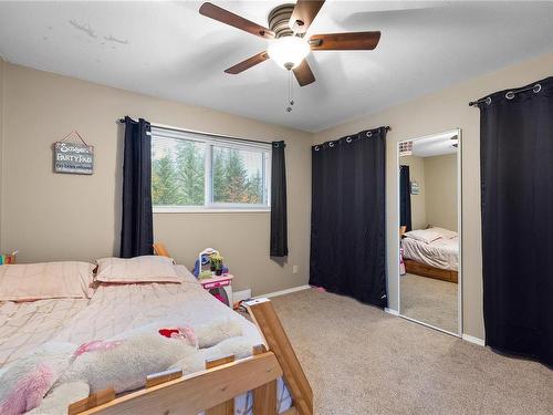 6222 Fern Rd, Port Alberni, BC - Indoor Photo Showing Bedroom