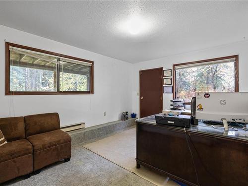 6222 Fern Rd, Port Alberni, BC - Indoor Photo Showing Other Room
