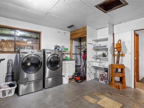 6222 Fern Rd, Port Alberni, BC - Indoor Photo Showing Laundry Room
