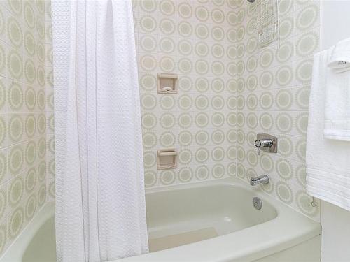 904-139 Clarence St, Victoria, BC - Indoor Photo Showing Bathroom