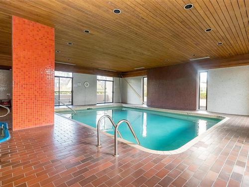 904-139 Clarence St, Victoria, BC - Indoor Photo Showing Other Room With In Ground Pool