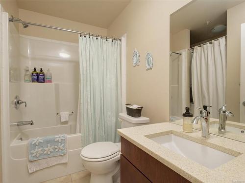 105-21 Conard St, View Royal, BC - Indoor Photo Showing Bathroom