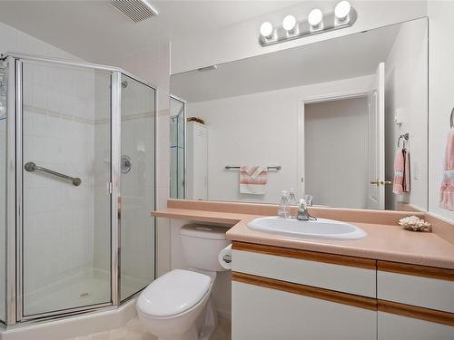 4157-2600 Ferguson Rd, Central Saanich, BC - Indoor Photo Showing Bathroom