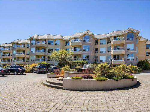 4157-2600 Ferguson Rd, Central Saanich, BC - Outdoor With Balcony With Facade