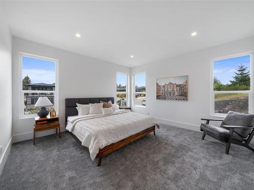 1221 Viewtop Rd, Duncan, BC - Indoor Photo Showing Bedroom