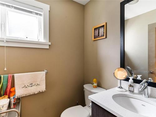 1010 Grob Crt, Langford, BC - Indoor Photo Showing Bathroom