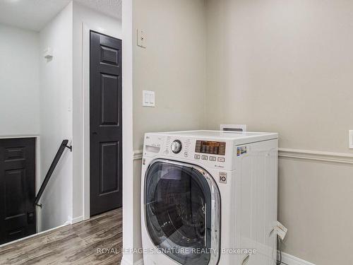 Upper-24 Tara Cres, Thorold, ON - Indoor Photo Showing Laundry Room