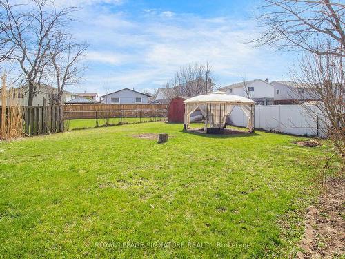 Upper-24 Tara Cres, Thorold, ON - Outdoor With Backyard