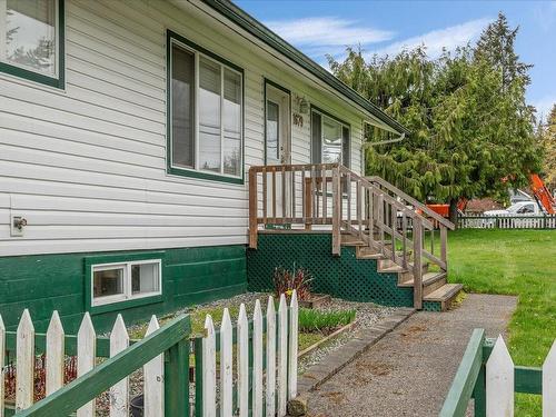 1679 Cedar Rd, Nanaimo, BC - Outdoor With Exterior