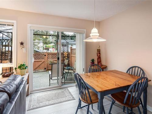 1673 Creekside Dr, Nanaimo, BC - Indoor Photo Showing Dining Room