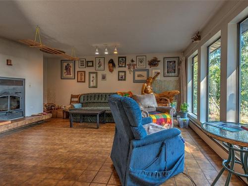 444 Blackburn Rd, Salt Spring, BC - Indoor Photo Showing Living Room With Fireplace