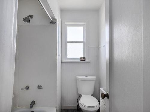 732 Morrison Avenue, Kelowna, BC - Indoor Photo Showing Bathroom