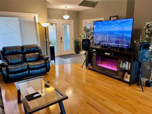 3911 Lakevale Place, Kelowna, BC - Indoor