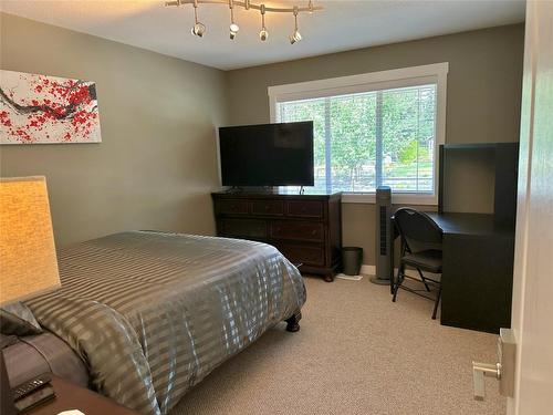 3911 Lakevale Place, Kelowna, BC - Indoor Photo Showing Bedroom