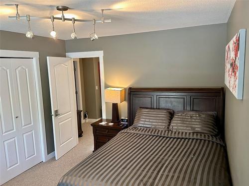 3911 Lakevale Place, Kelowna, BC - Indoor Photo Showing Bedroom