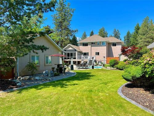3911 Lakevale Place, Kelowna, BC - Outdoor