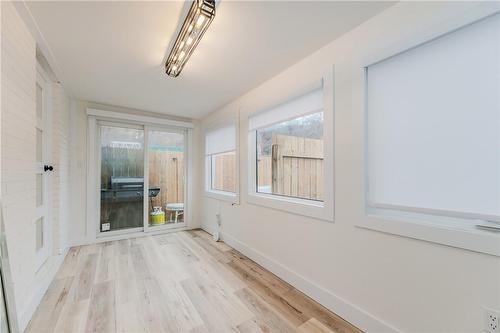 218 Rosslyn Avenue S, Hamilton, ON - Indoor Photo Showing Other Room