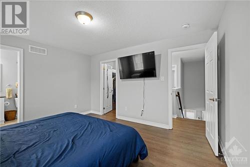 1722 Maple Grove Road, Ottawa, ON - Indoor Photo Showing Bedroom