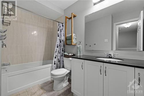 1722 Maple Grove Road, Ottawa, ON - Indoor Photo Showing Bathroom