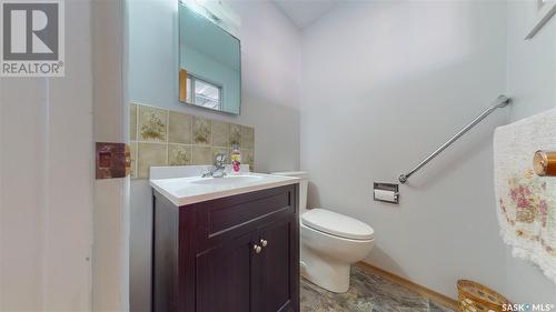 2924 3Rd Avenue N, Regina, SK - Indoor Photo Showing Bathroom