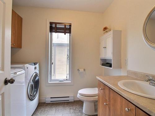 Salle d'eau - 845 Rue St-Germain, Val-D'Or, QC - Indoor Photo Showing Laundry Room